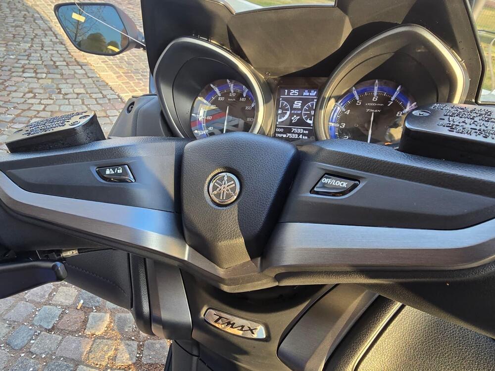 Yamaha T-Max 560 Tech Max (2021) (16)