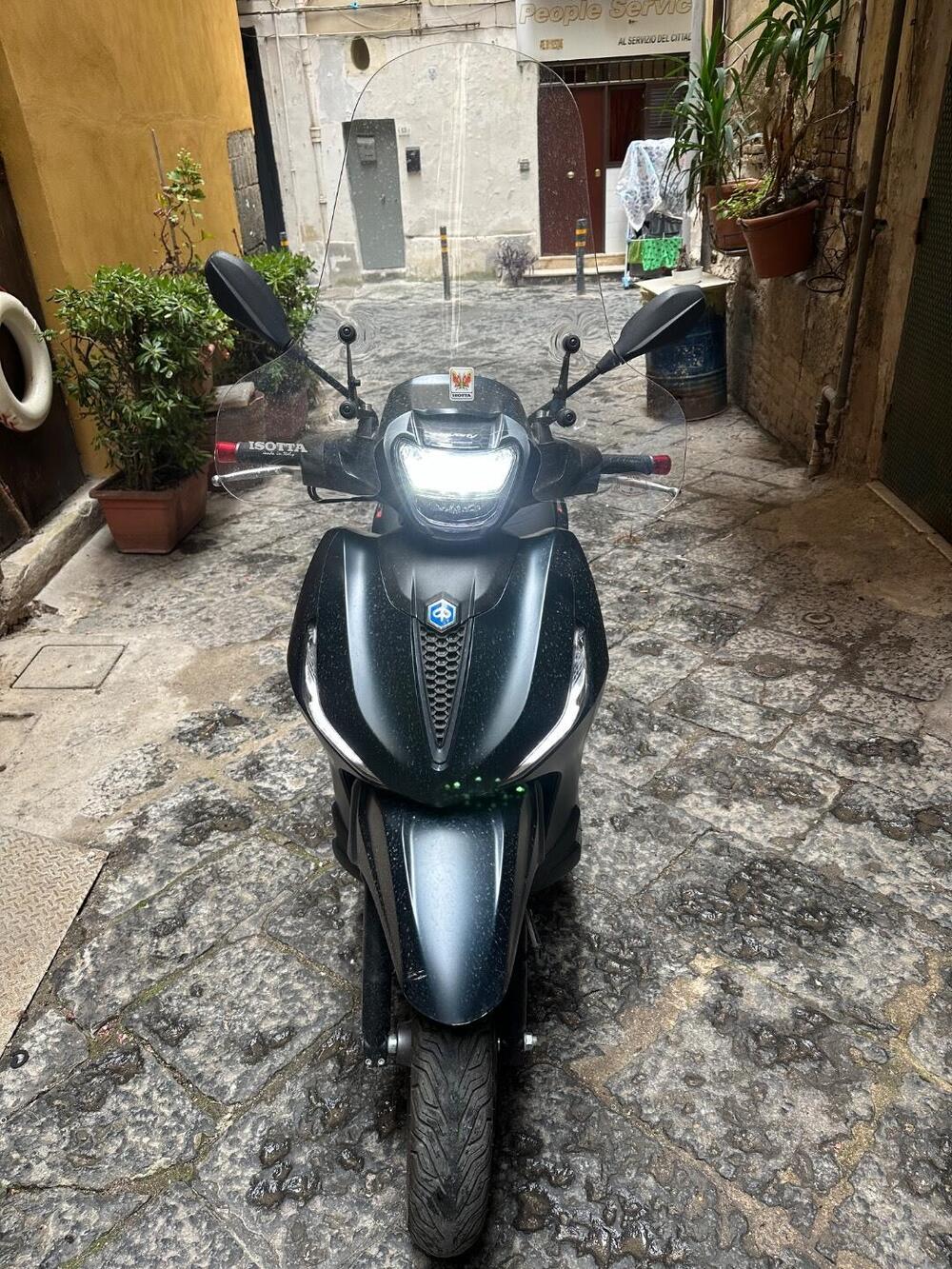 Piaggio Beverly 300 S ABS-ASR (2021 - 25) (2)