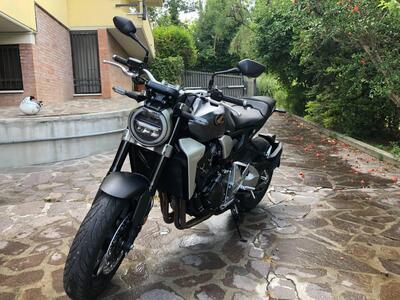 Honda CB 1000 R + Neo Sport Caf&egrave; (2019 - 20) usata