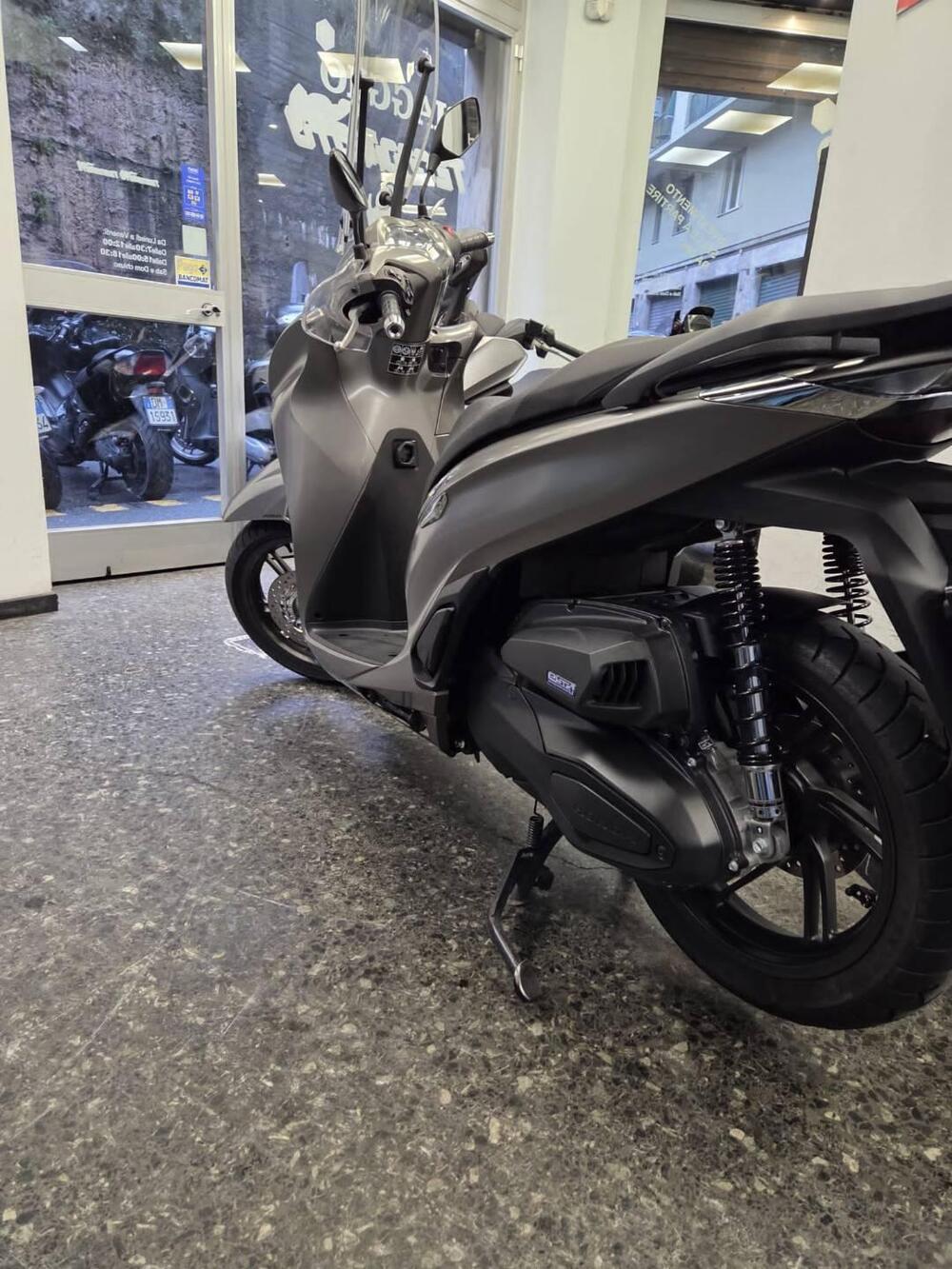 Honda SH 350 (2021 - 24) (4)