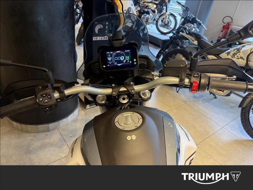 Moto Guzzi V85 TT (2024 - 26) (3)