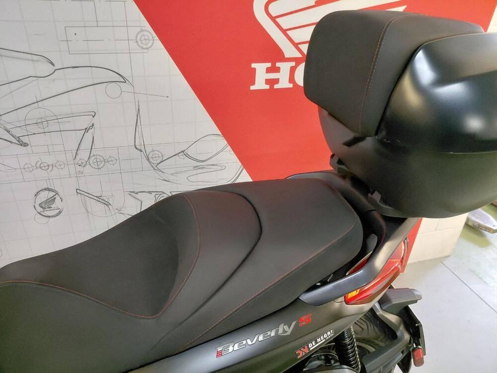 Piaggio Beverly 300 S (2021) (8)