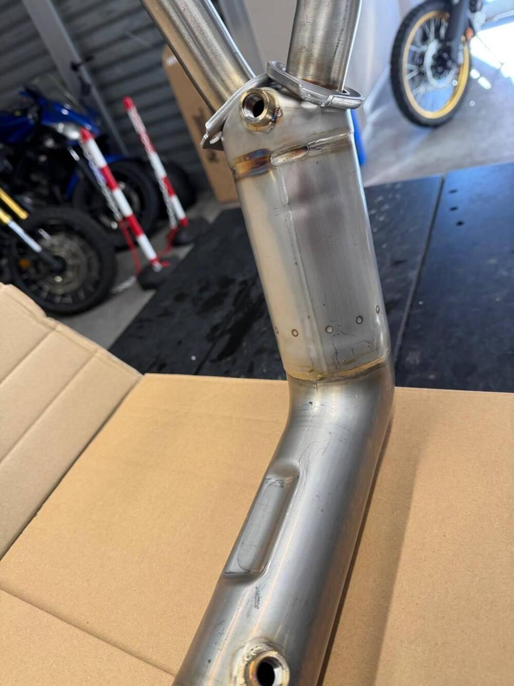 Scarico Akrapovic per mt07 2025/26 (3)