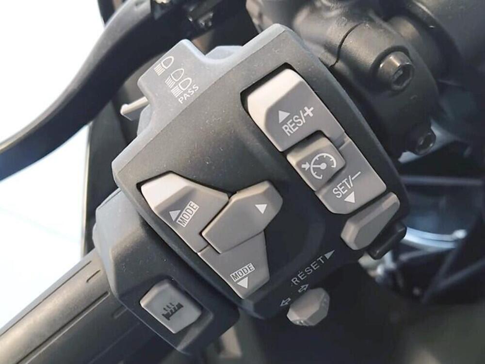 Kawasaki Ninja H2 SX SE (2023 - 26) (3)