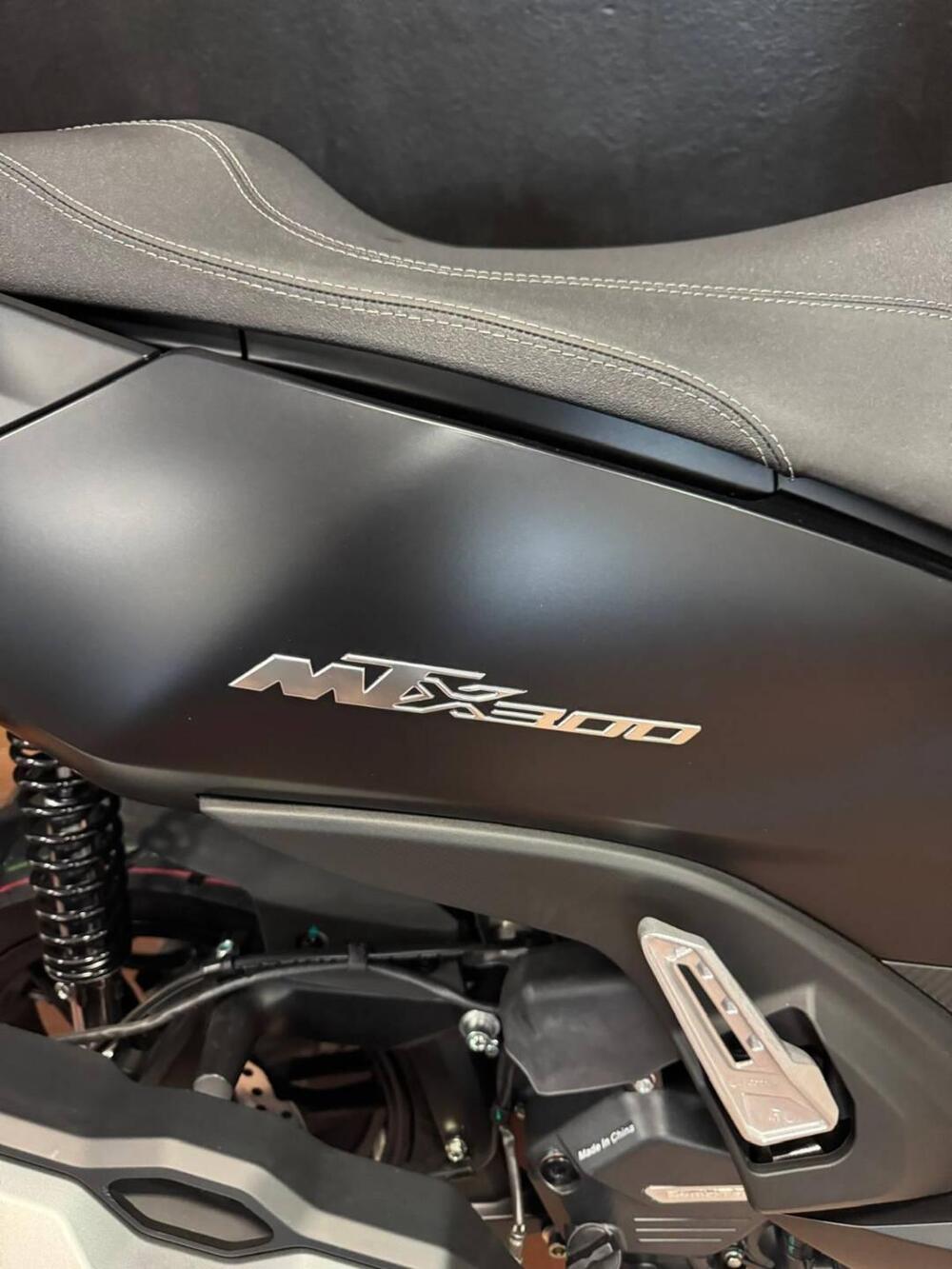 QJ Motor MTX 300 (2025 - 26) (4)