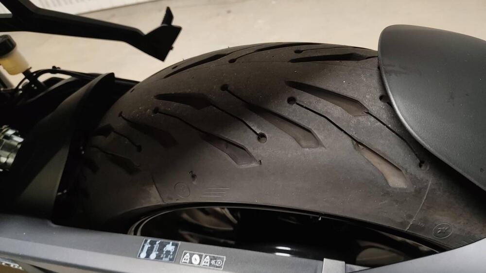 Triumph Trident 660 Triple Tribute Edition (2024) (18)