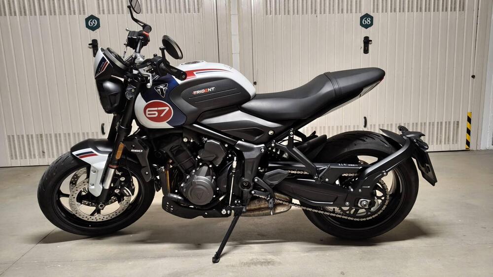 Triumph Trident 660 Triple Tribute Edition (2024) (10)