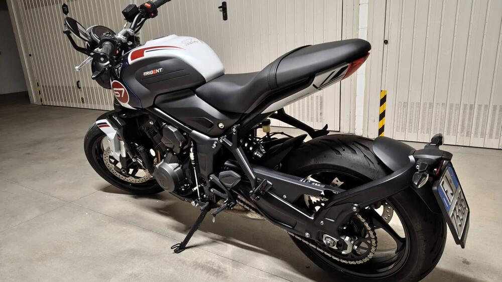 Triumph Trident 660 Triple Tribute Edition (2024) (11)