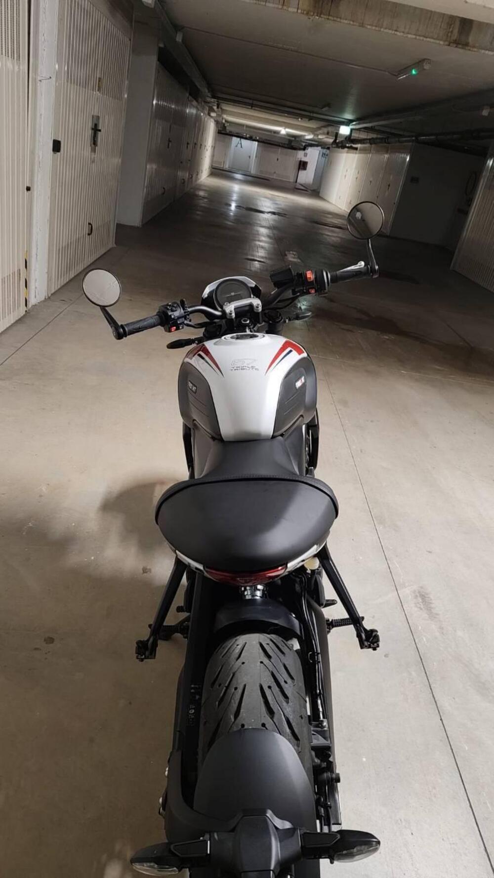 Triumph Trident 660 Triple Tribute Edition (2024) (13)