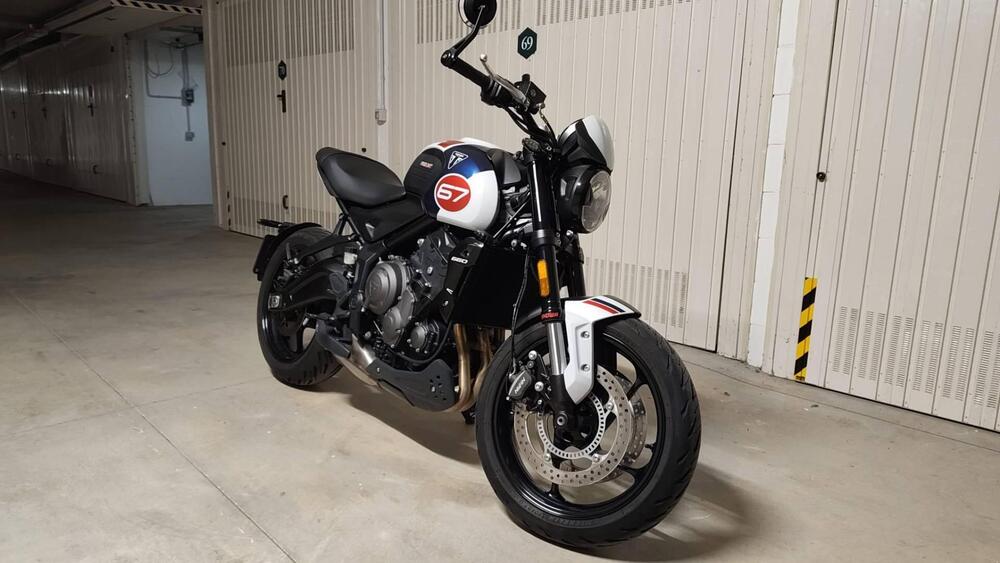 Triumph Trident 660 Triple Tribute Edition (2024) (3)