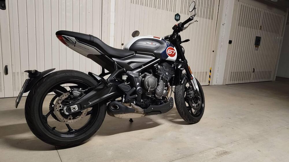 Triumph Trident 660 Triple Tribute Edition (2024) (2)