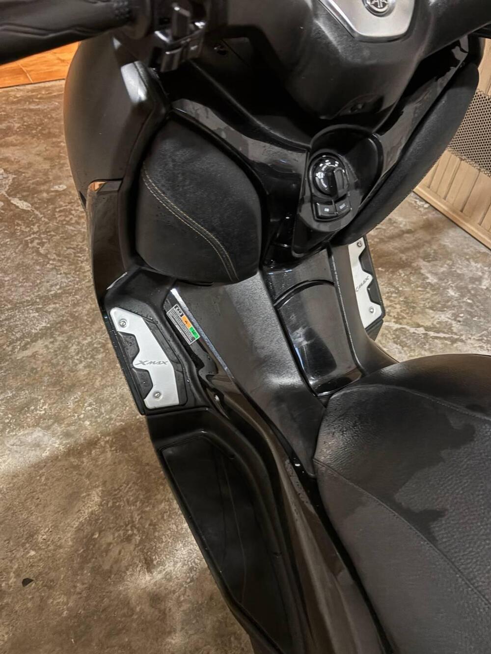 Yamaha X-Max 300 Iron Max (2019 - 20) (5)