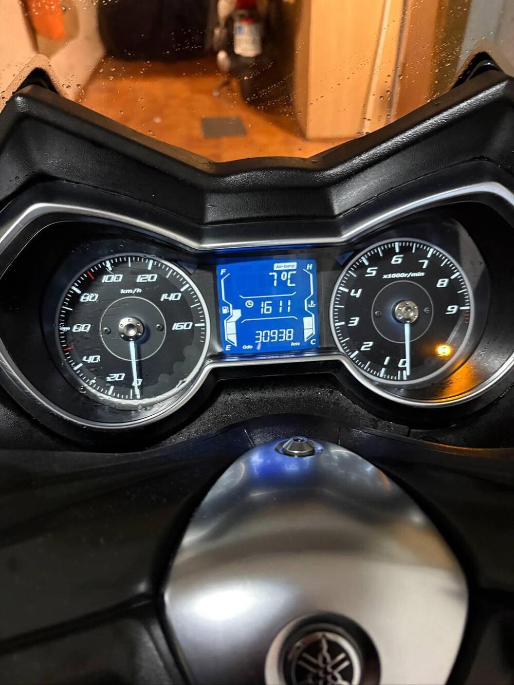 Yamaha X-Max 300 Iron Max (2019 - 20) (10)