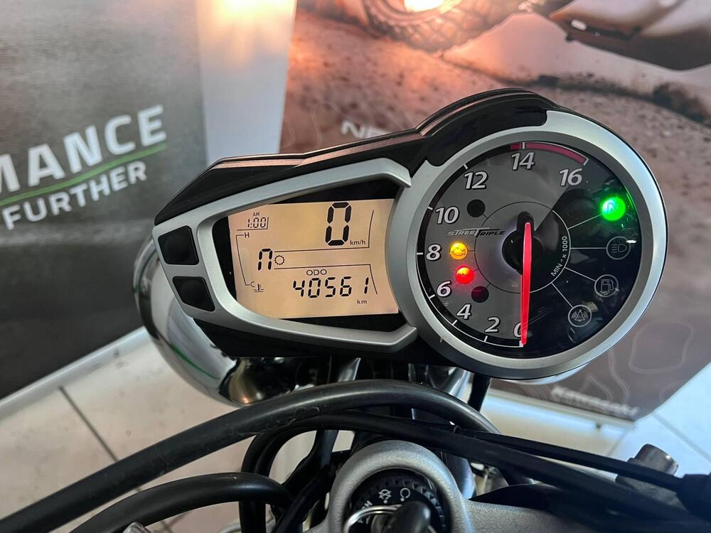 Triumph Street Triple (2007 - 12) (4)