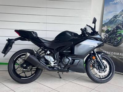 Yamaha YZF R3 (2025 - 26) usata