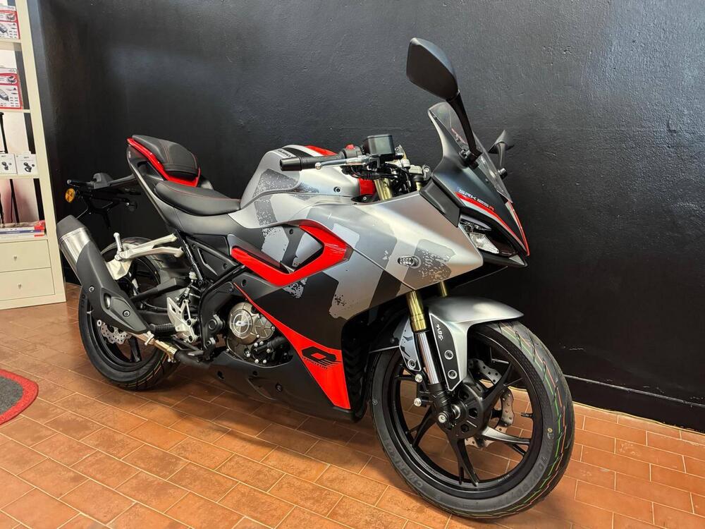 QJ Motor SRK 125 R (2025 - 26) (2)