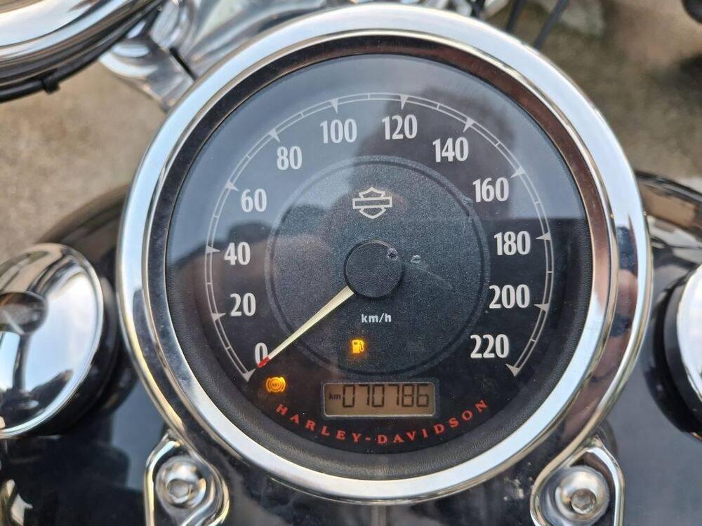 Harley-Davidson 1690 Super Glide Custom (2014) - FXDC (3)