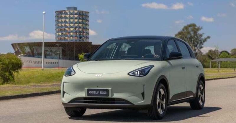 L&rsquo;auto elettrica pi&ugrave; venduta in Cina arriva in Europa a meno di 25.000 euro: ecco la Geely EX2