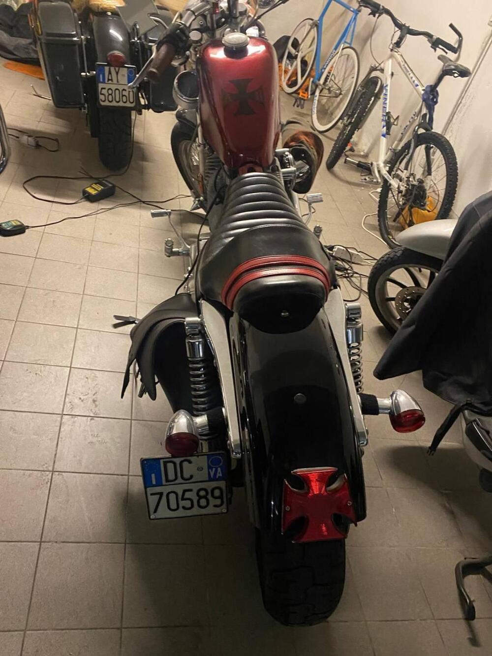 Harley-Davidson 883 Custom (2006 - 07) - XL 883C (4)