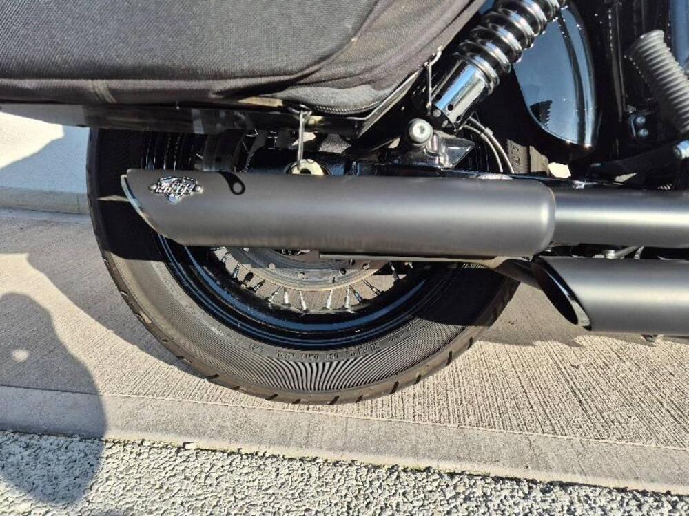 Harley-Davidson 1690 Street Bob (2017) - FXDB (2)