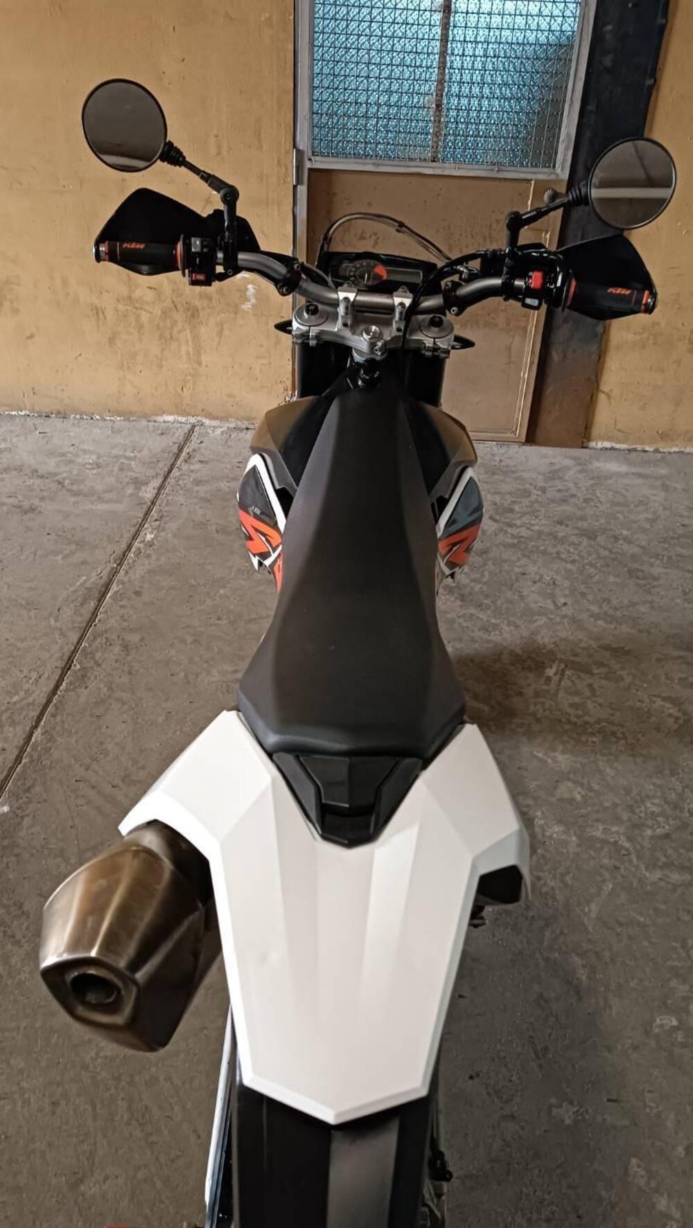 KTM 690 SMC (2008- 11) (7)