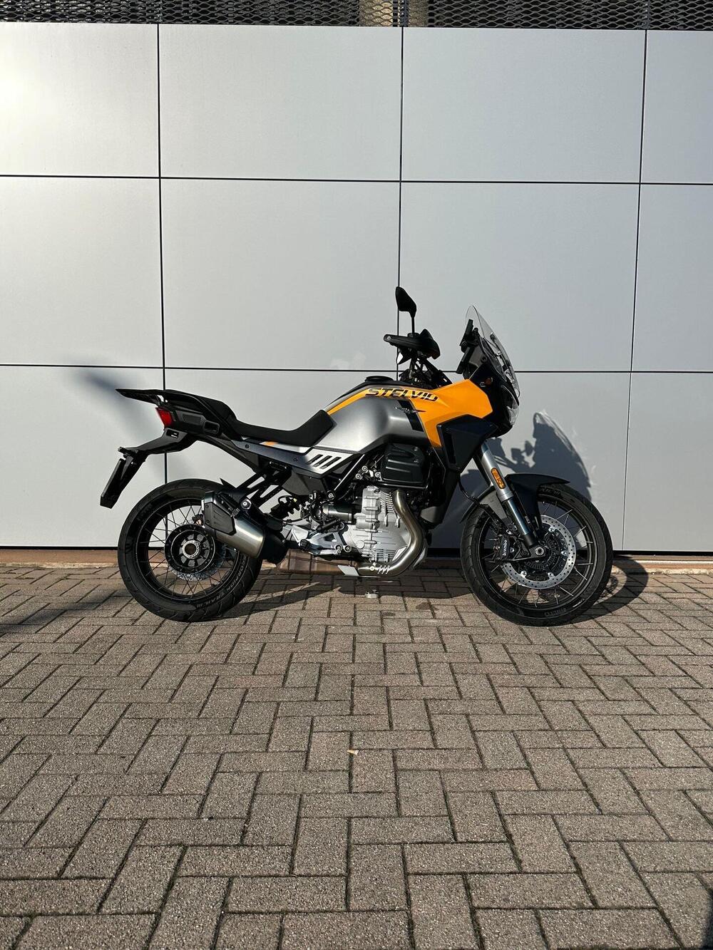 Moto Guzzi Stelvio (2024 - 26) (4)