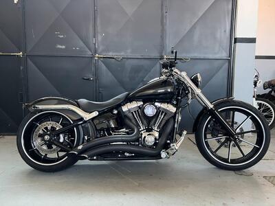 Harley-Davidson 1690 Breakout (2013 - 17) - FXSB usata