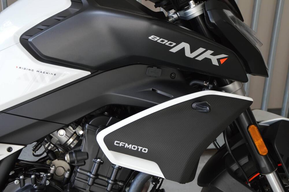 CFMOTO 800NK Advanced (2023 - 26) (8)