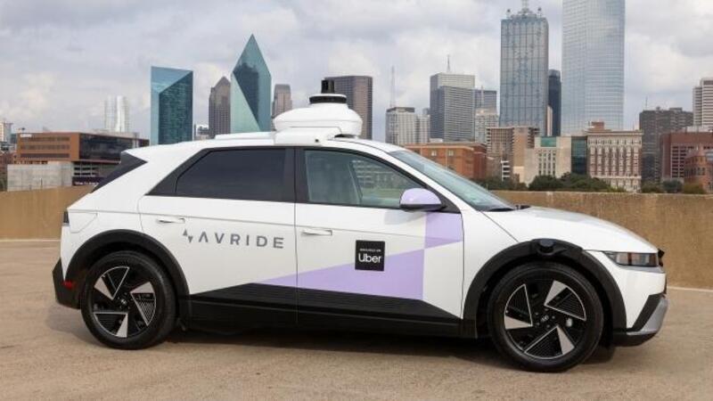 Uber porta i robotaxi senza conducente a Madrid: quali saranno le conseguenze per i taxisti?