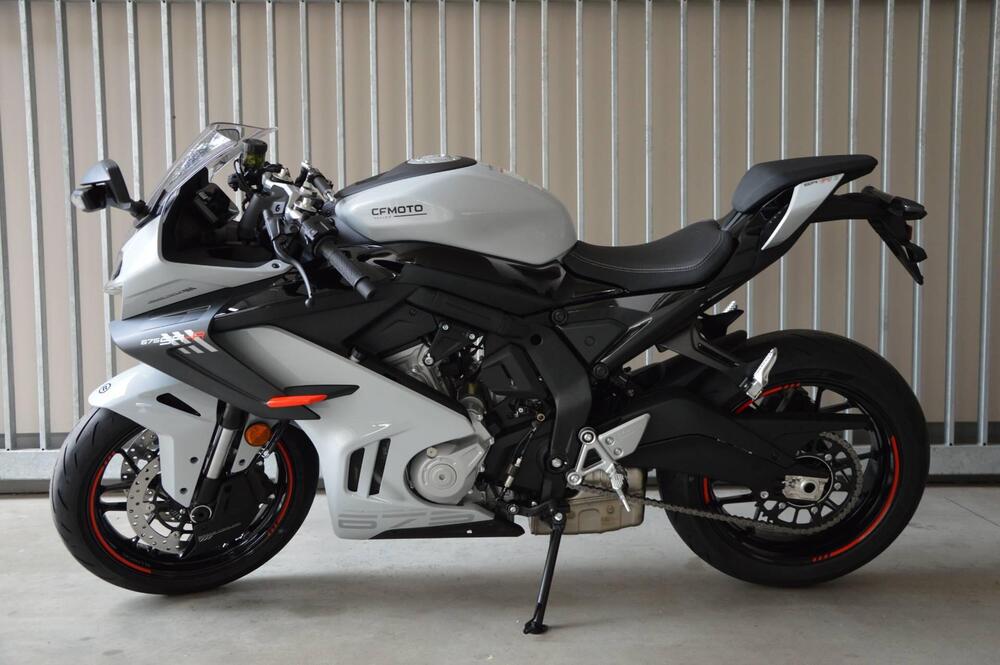 CFMOTO 675SR-R (2025 - 26) (8)
