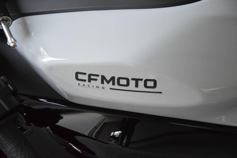 CFMOTO 675SR-R (2025 - 26) (14)