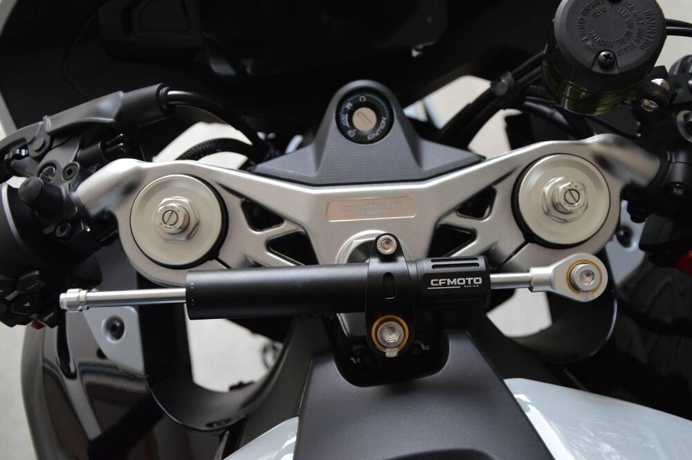 CFMOTO 675SR-R (2025 - 26) (15)