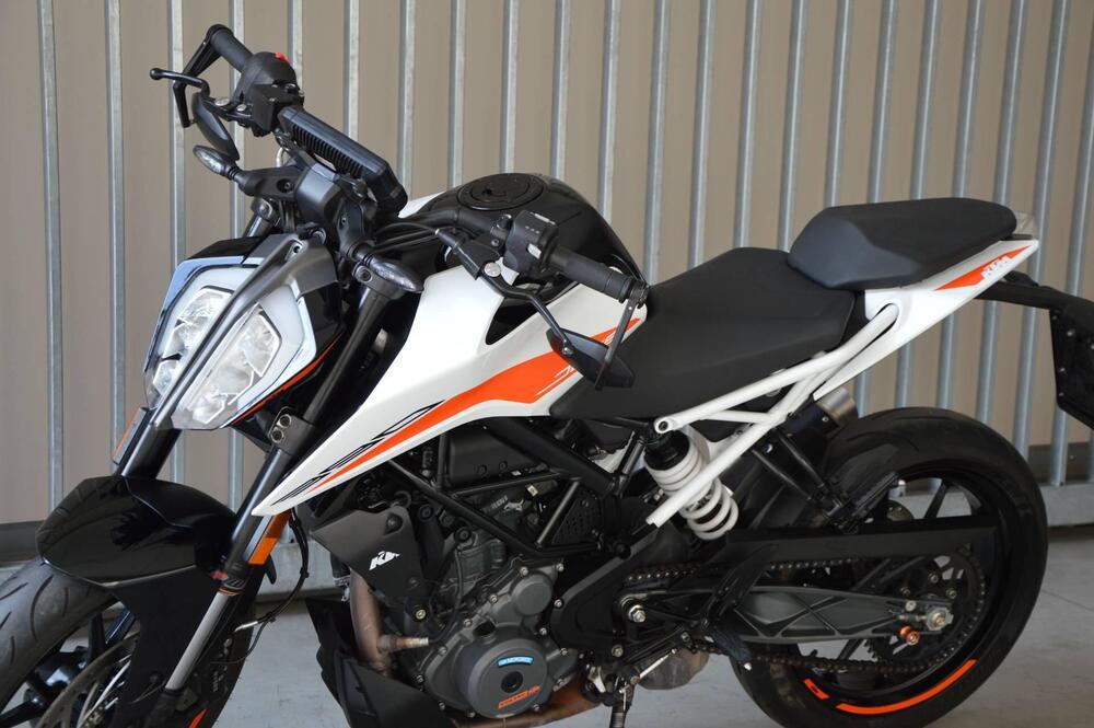 KTM 390 Duke (2021 - 23) (16)