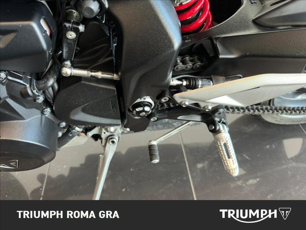 Triumph Street Triple 765 R (2023 - 26) (11)