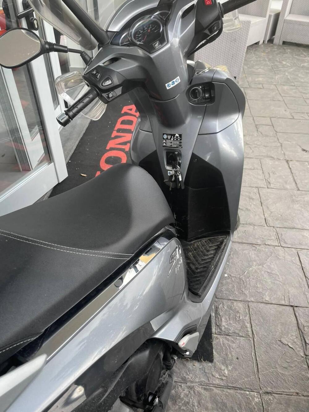 Honda SH 300 i ABS (2016 - 20) (3)