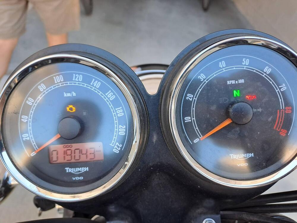 Triumph Bonneville T100 (2008 - 16) (5)