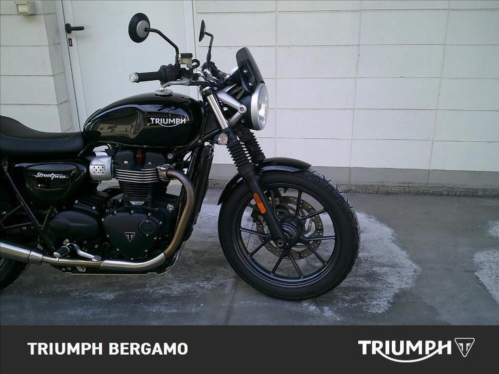 Triumph Street Twin 900 (2016) (8)