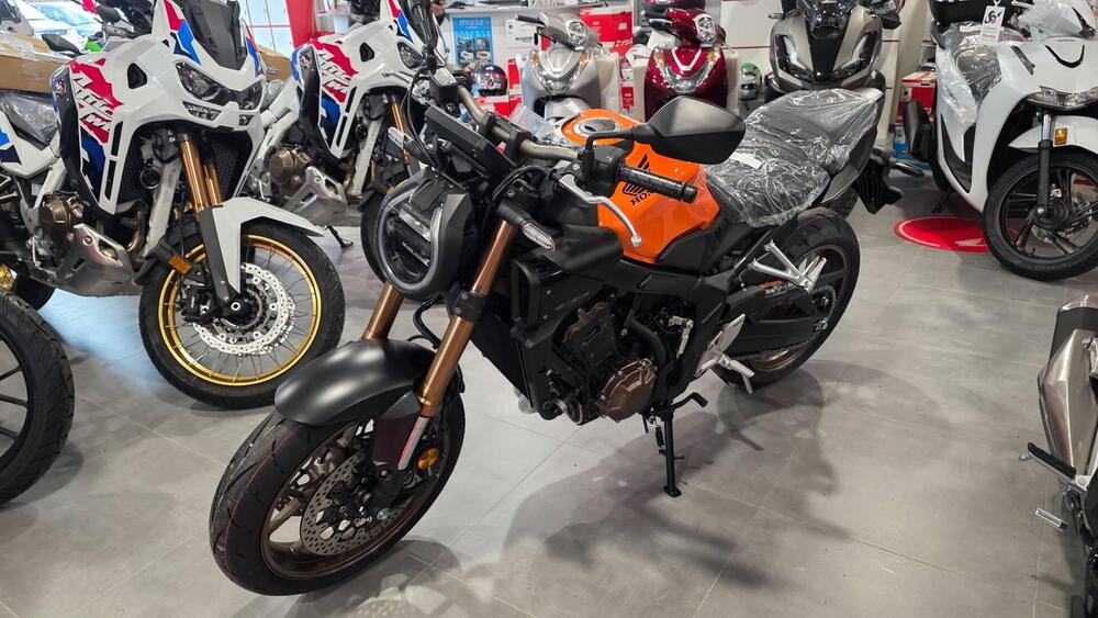 Honda CB 650 R E-Clutch (2024 - 26) (2)