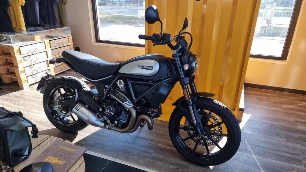 Ducati Scrambler 800 Icon Dark (2021 - 22)