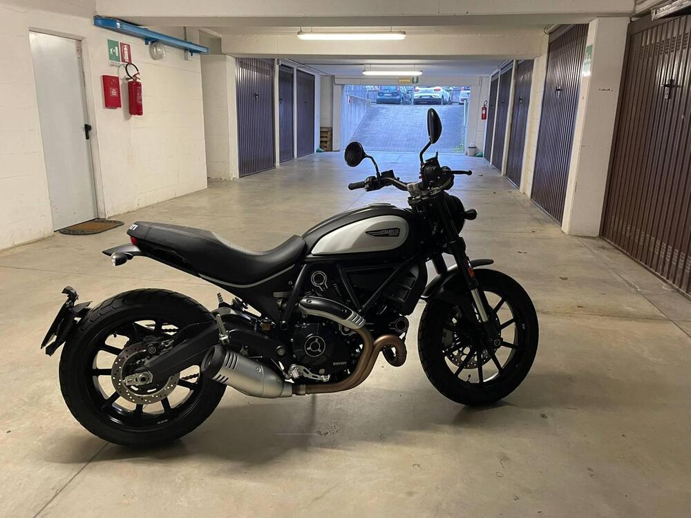 Ducati Scrambler 800 Icon Dark (2021 - 22) (2)