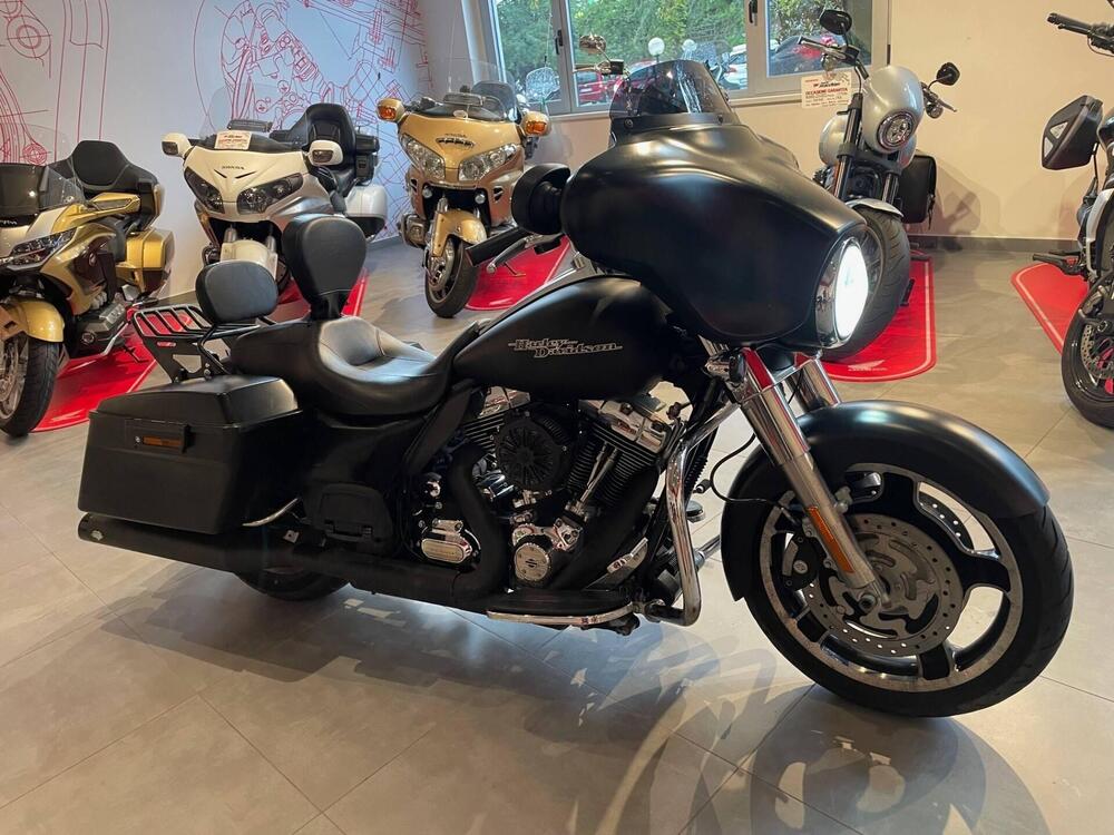 Harley-Davidson 1690 Street Glide (2011 - 13) - FLHX