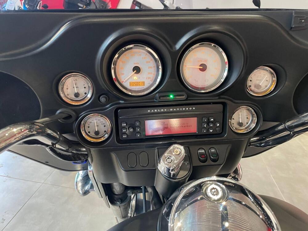 Harley-Davidson 1690 Street Glide (2011 - 13) - FLHX (7)