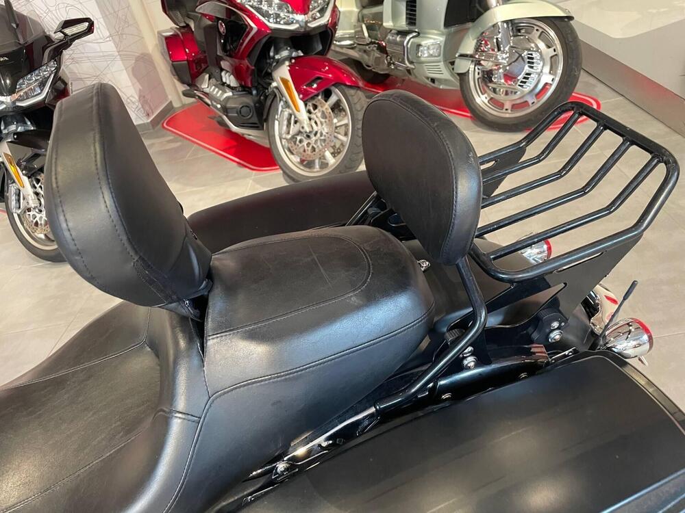 Harley-Davidson 1690 Street Glide (2011 - 13) - FLHX (8)