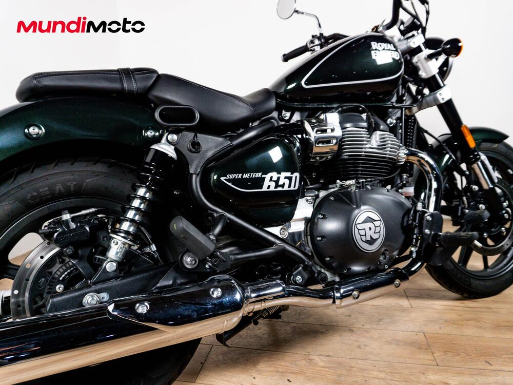 Royal Enfield Super Meteor 650 (2023 - 26) (4)