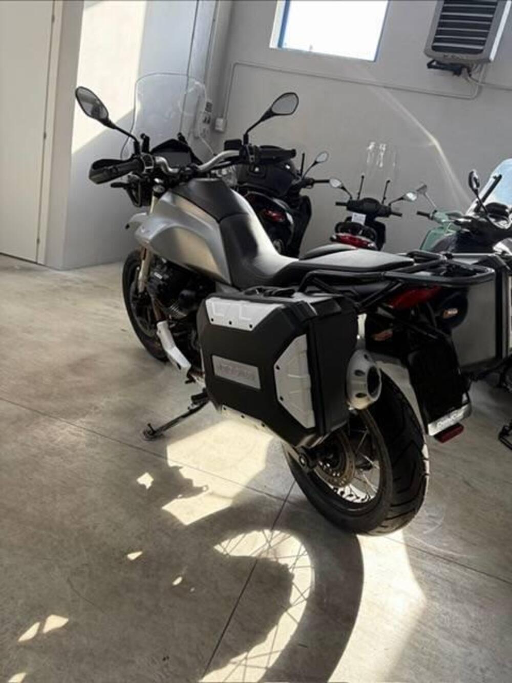 Moto Guzzi V85 TT (2019 - 20) (3)