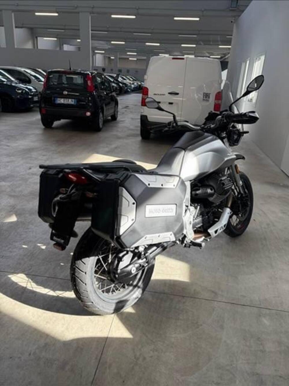 Moto Guzzi V85 TT (2019 - 20) (4)
