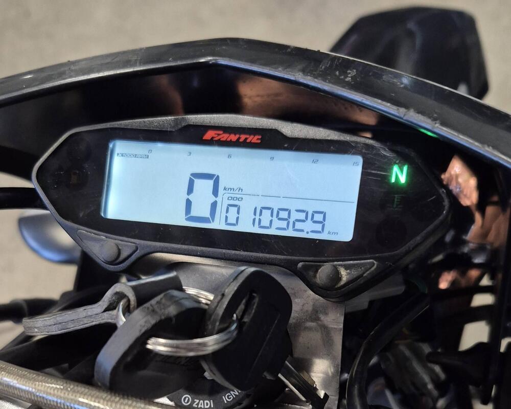 Fantic Motor XMF 125 Motard Performance 4T (2023 - 24) (5)