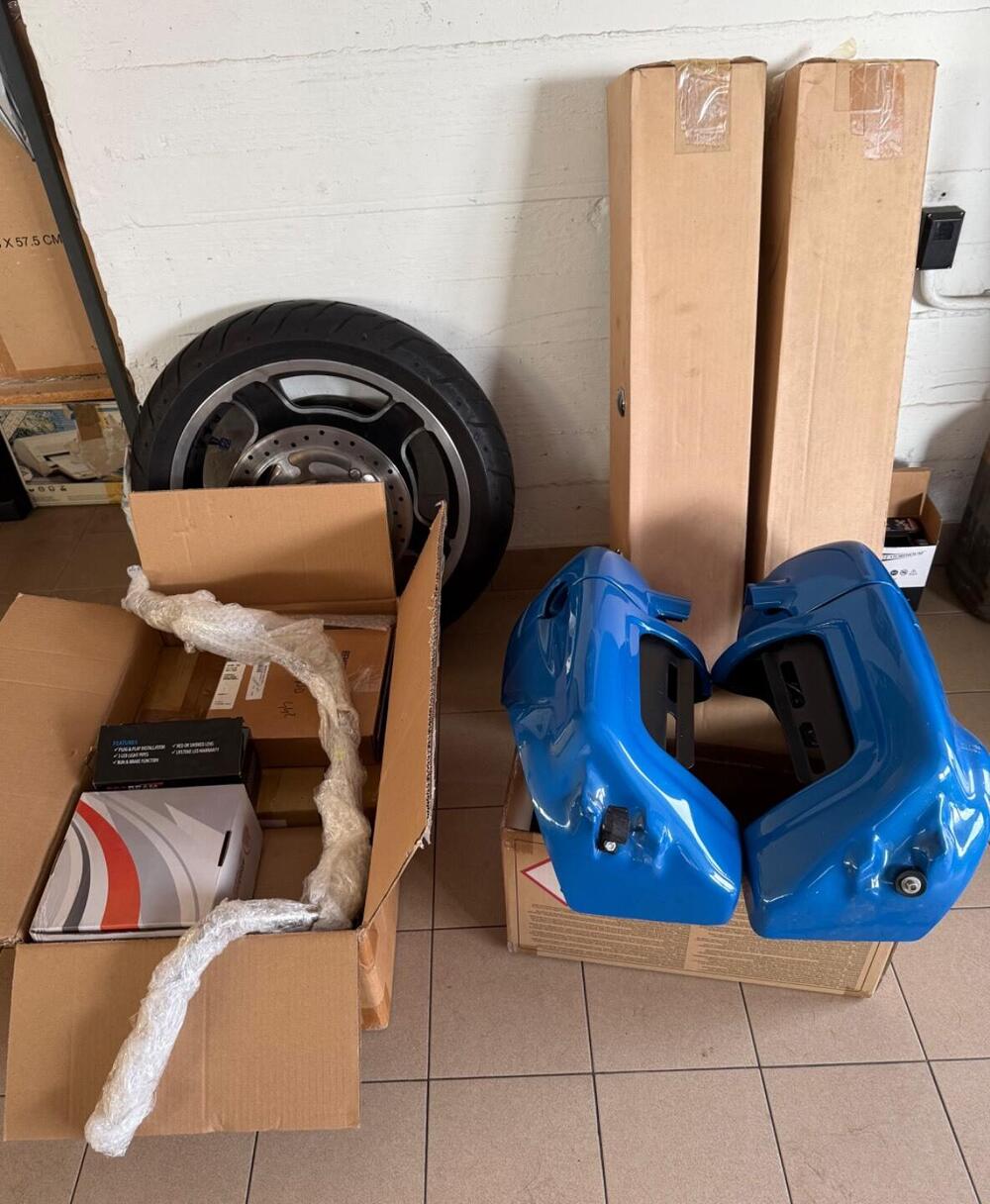 Harley-Davidson 1690 Street Glide (2011 - 13) - FLHX (18)