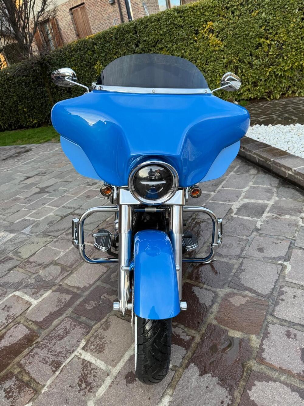 Harley-Davidson 1690 Street Glide (2011 - 13) - FLHX (4)