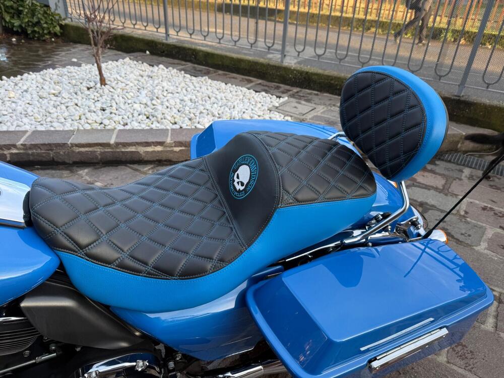 Harley-Davidson 1690 Street Glide (2011 - 13) - FLHX (13)